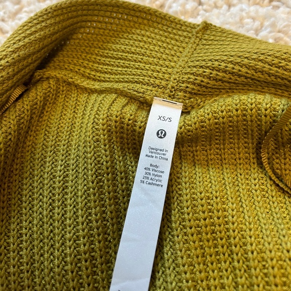 Lululemon Cashlu Sweater Wrap - Picture 4 of 4